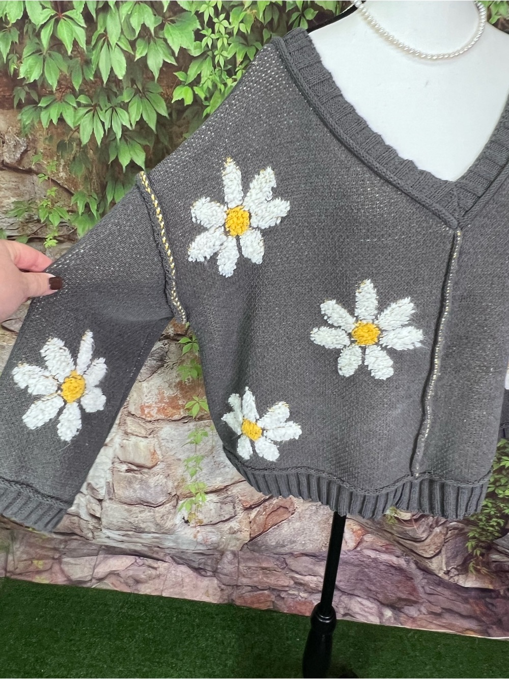 KLD Chunky Slouchy Bohemian Gray Daisy Print Oversized Sweater, S - Picture 3 of 12